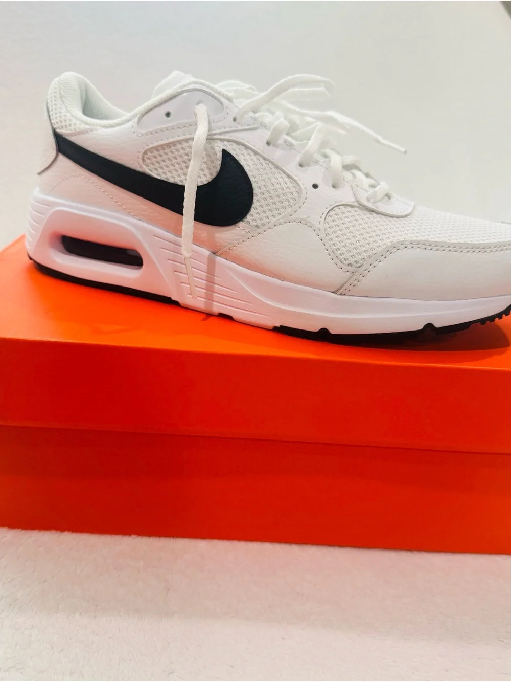 Nike Air Max. Black/White.